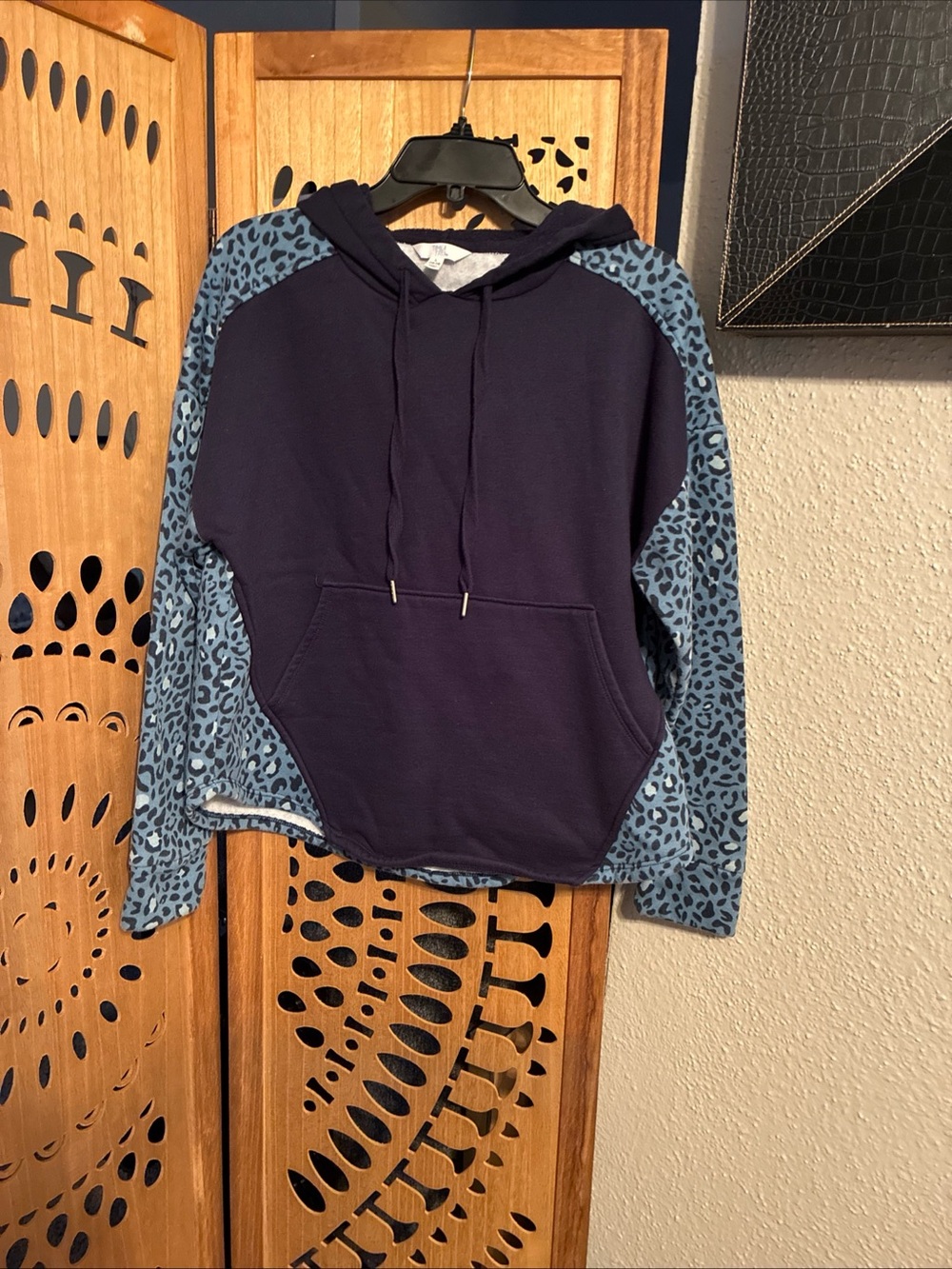 Time and Tru Navy Pullover Hoodie with Contrast Lining